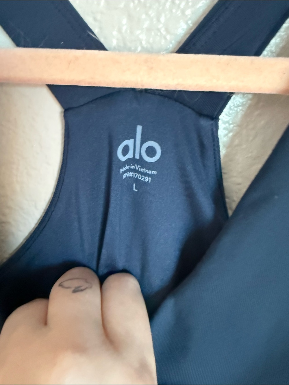 ALO Yoga Navy Cross-Back V-Neck Tank - Picture 3 of 4
